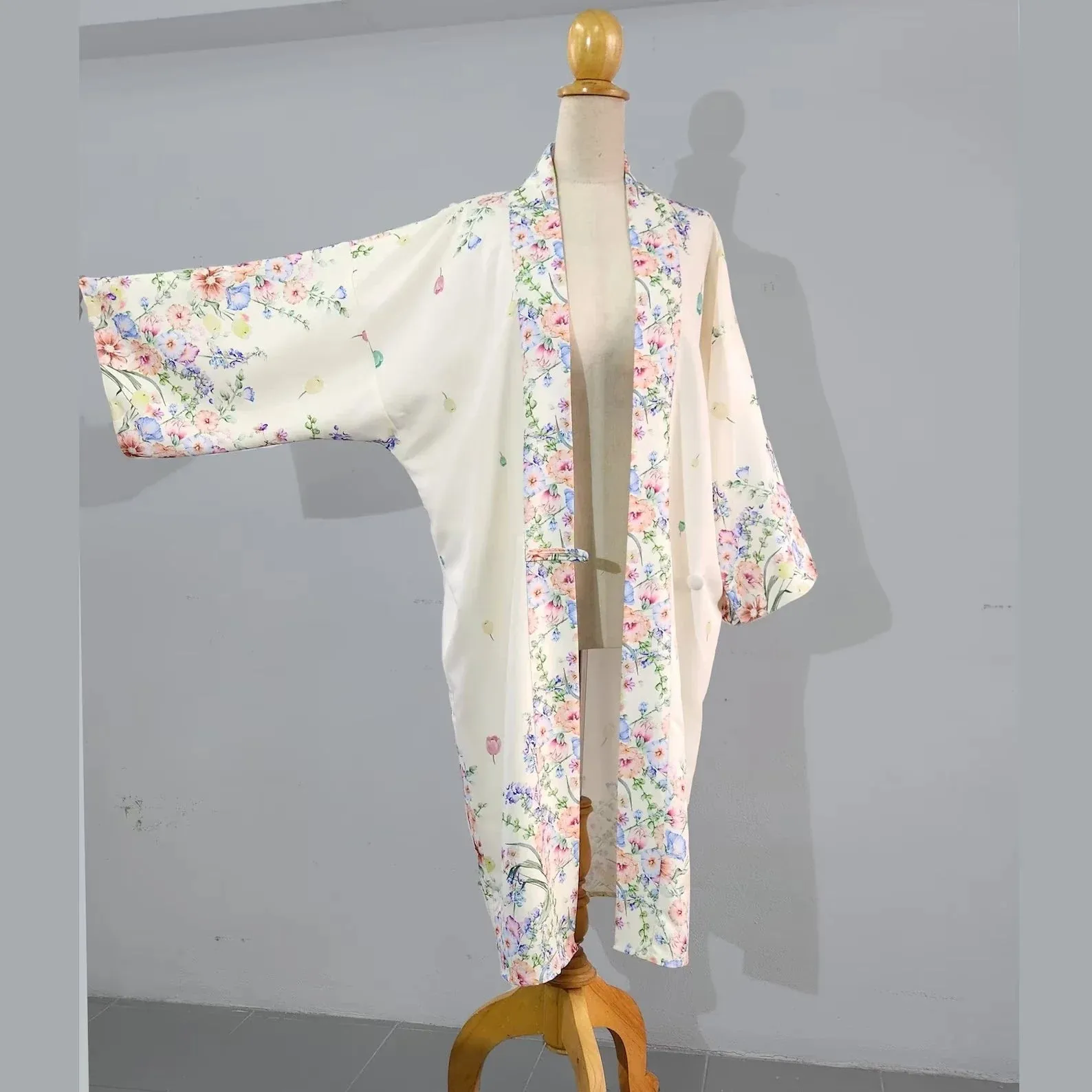 Cream Japanese style and 1920s-inspired kimono wrap